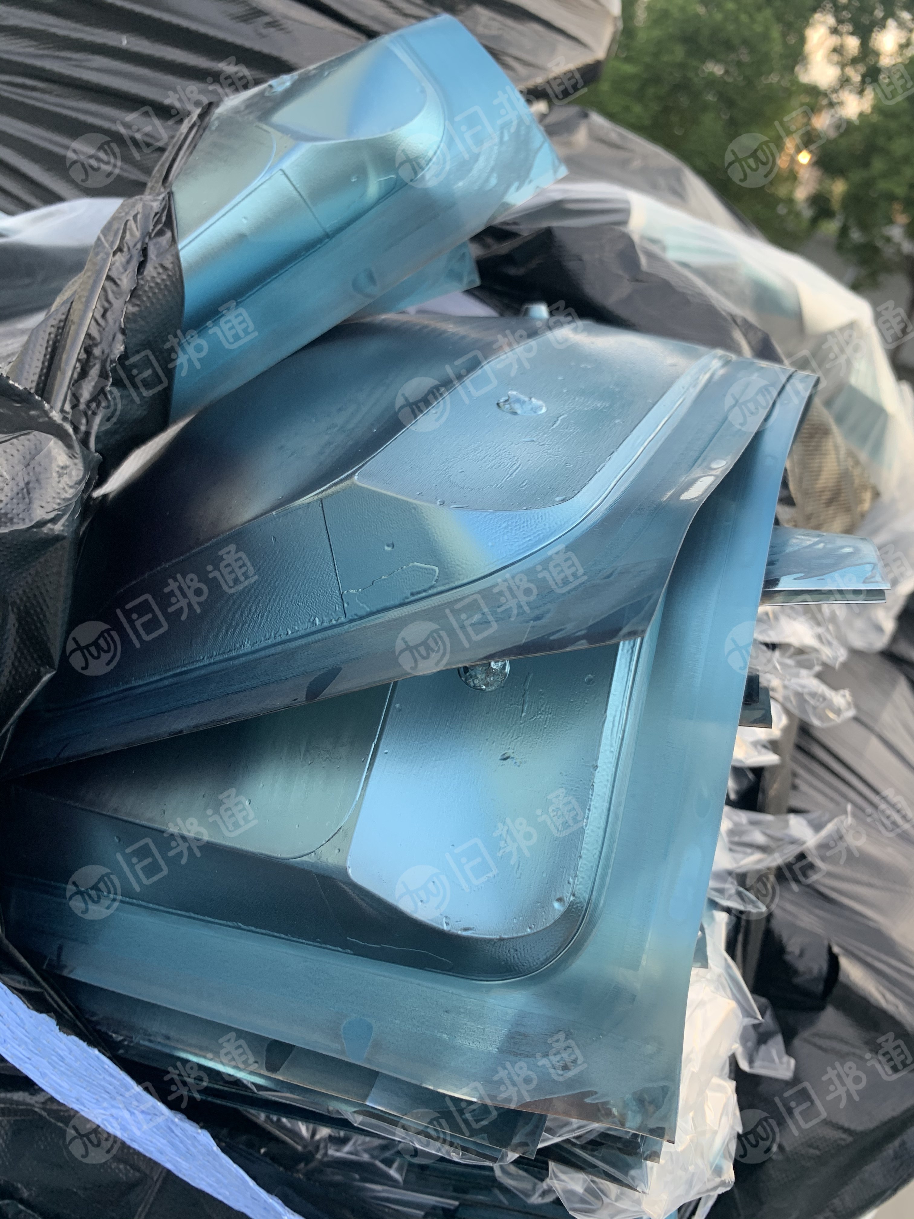 出售带油墨PC废料的和透明PC废料，月供6吨，PC黑白破碎料8吨