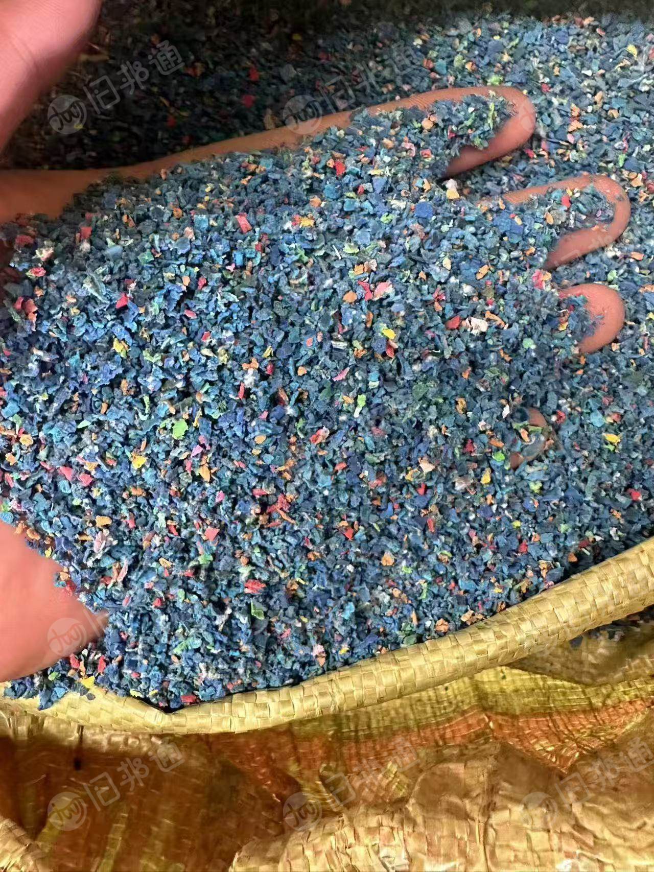 长期出售PVC吹毛料，是从废旧的水管下来的，可以用来做鞋底