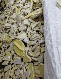 出售PVC墙板破碎料，墙板粉碎料长期有货