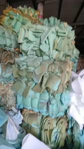 长期出售蓝色慢回弹绵,废海绵,海绵,现货够车,货在江苏南通