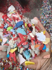 出售干粉花丙破碎料，20%沉底，两三个黑块