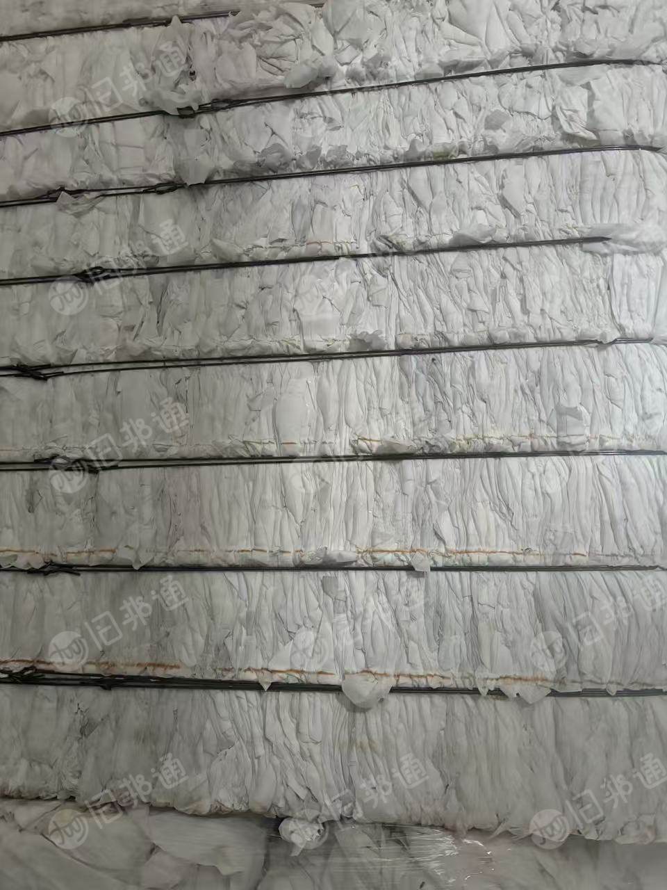 出售白色PP无纺布，丙纶无纺布边角料，带点填充，现货有10吨，货在江苏无锡