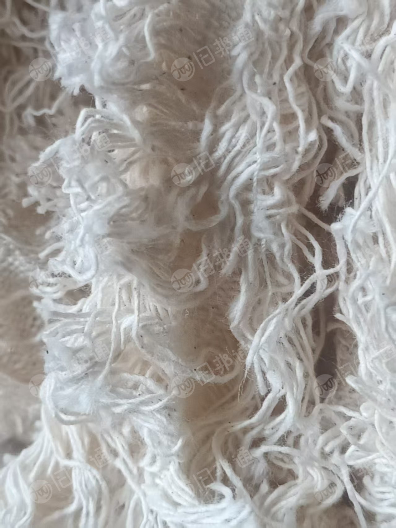 长期出售氨纶布边纱，化纤筋棉布边，有30%是化纤布边，混合在一起，现货有100吨，货在山东淄博