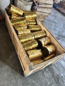 长期出售pet烫金膜打绳料，现货还有8-9吨