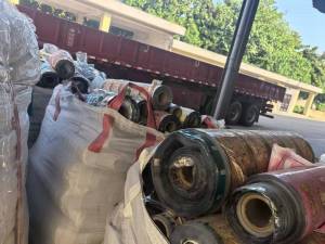 出售pet花膜打绳料，现货十四吨左右