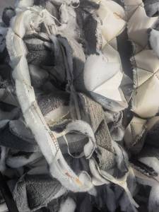 大量出售挡风被下脚料，月供60-80吨，需要的老板联系