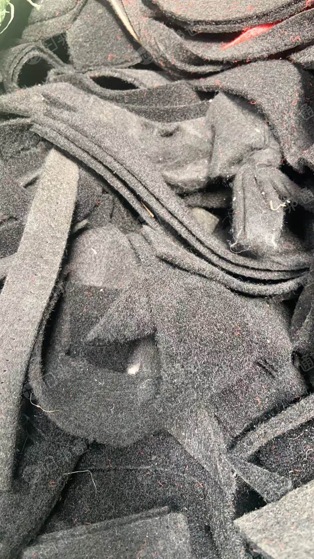长期出售毛毡布边角料，无纺布边角料，软地毯边角聊，现货有6.8米一车，货在山东聊城