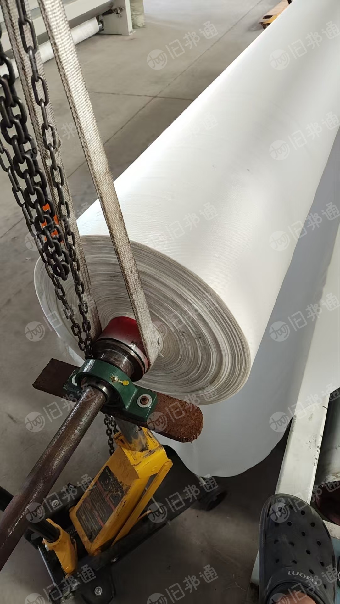 厂家出售涤纶工业布，涤纶卷布，工业布，现货有1万多米，货在山东临沂