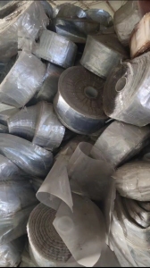 长期出售pvc复合pet膜废料，可用药水分离，现货60吨