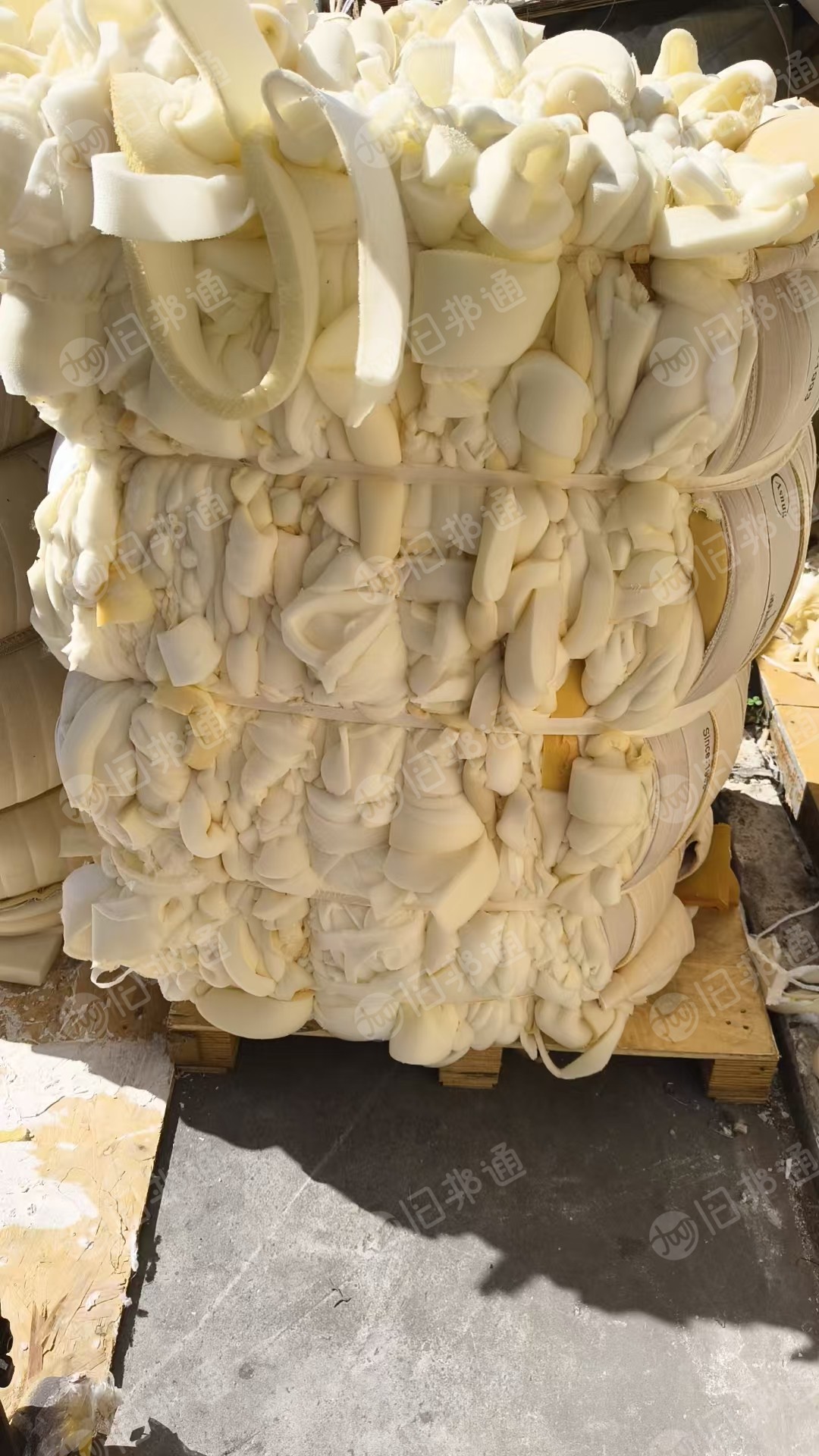 长期出售床垫厂下来的海绵，海绵边角料，现货5吨左右