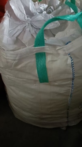 长期出售化纤厂下来的涤锦废丝，锦纶含量37，现货二三十吨