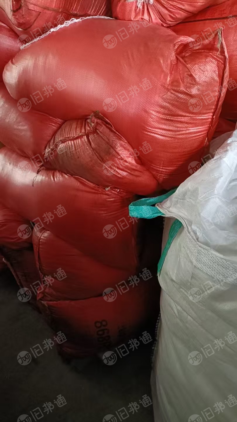 长期出售化纤厂下来的涤锦废丝，锦纶含量37，现货二三十吨