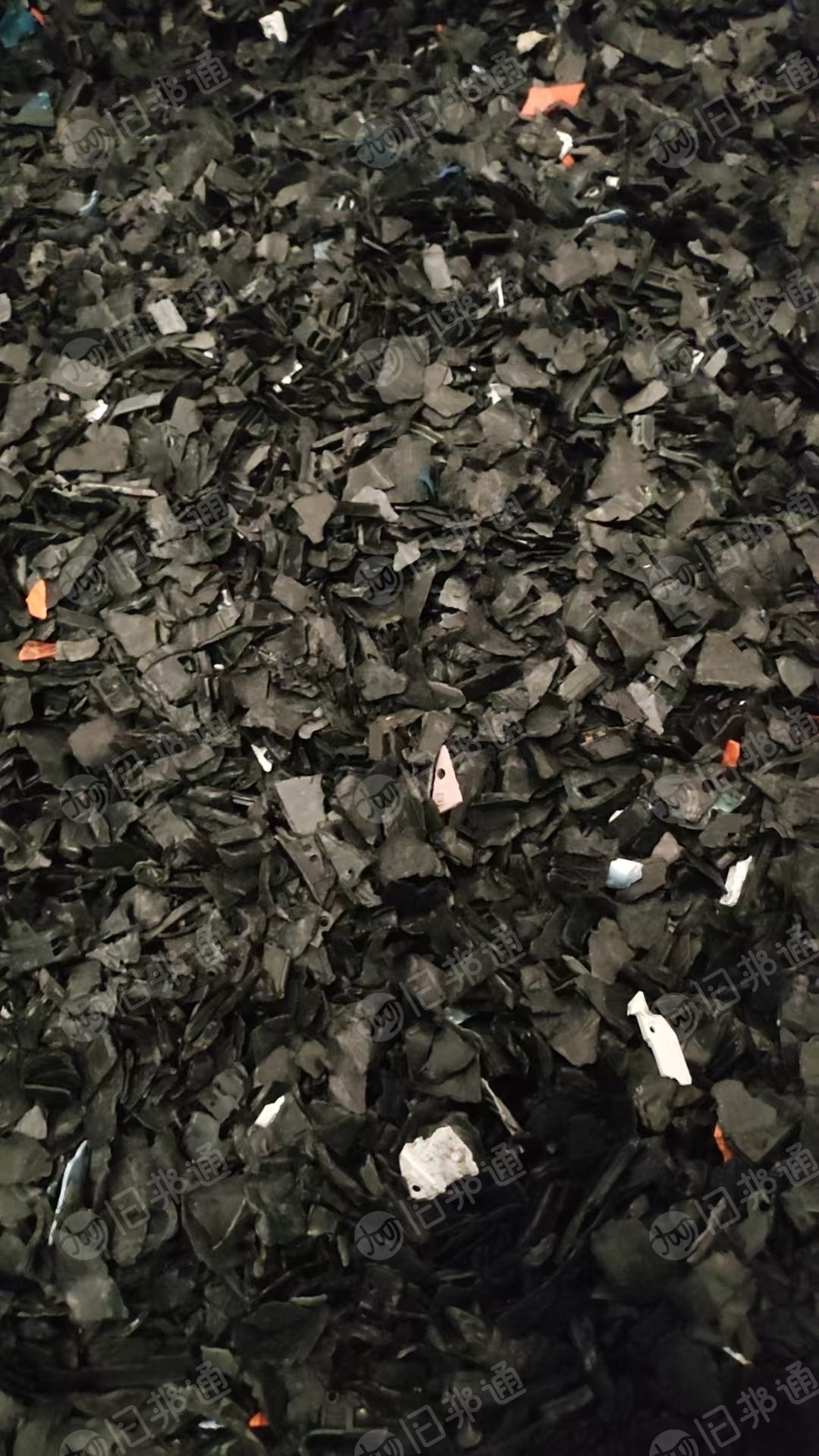 出售PC破碎料，手机盖破碎料，手机原厂下来的PC破碎料，月供60吨