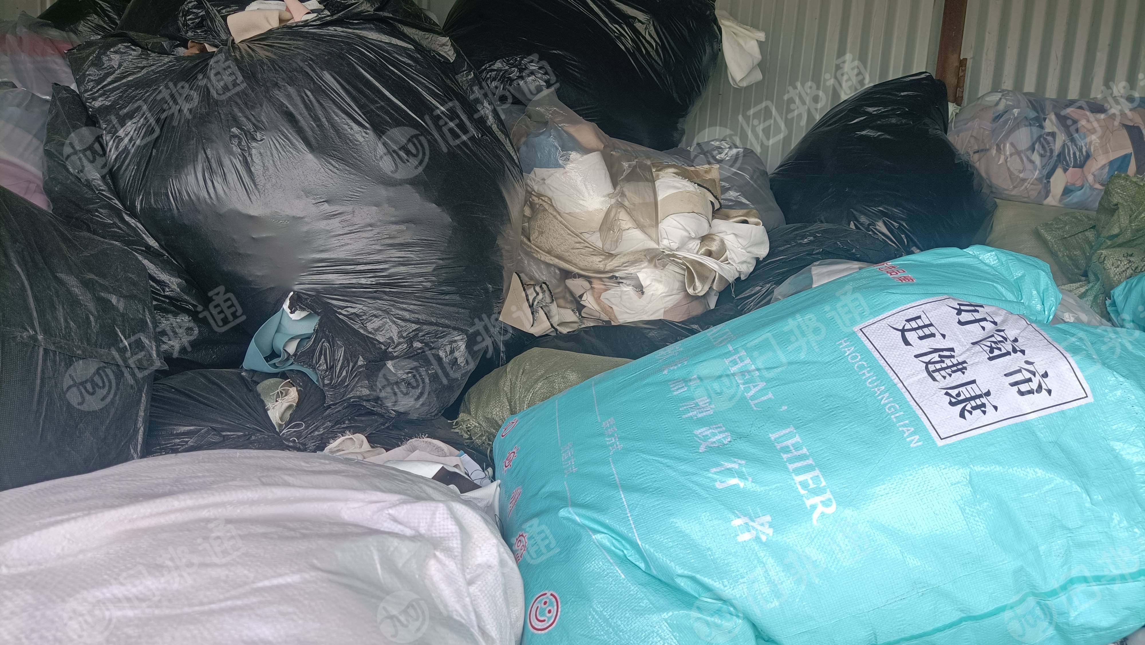 长期出售窗帘布，布头，涤纶下脚料，涤纶布，可造粒，现货9吨左右
