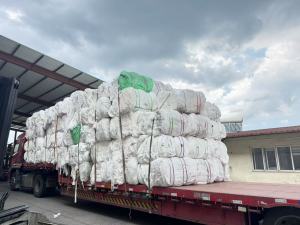 长期出售黏胶无纺布，黏胶无纺布边角料，无纺布边角料，跟配比无纺布拼17米一车