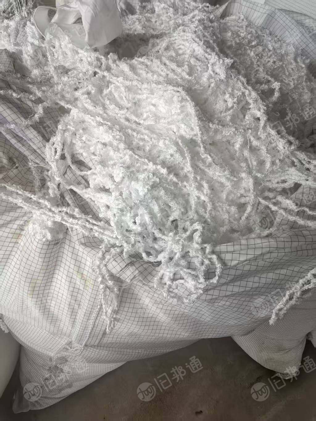 长期出售涤纶水丝，涤纶废丝，现货三吨多