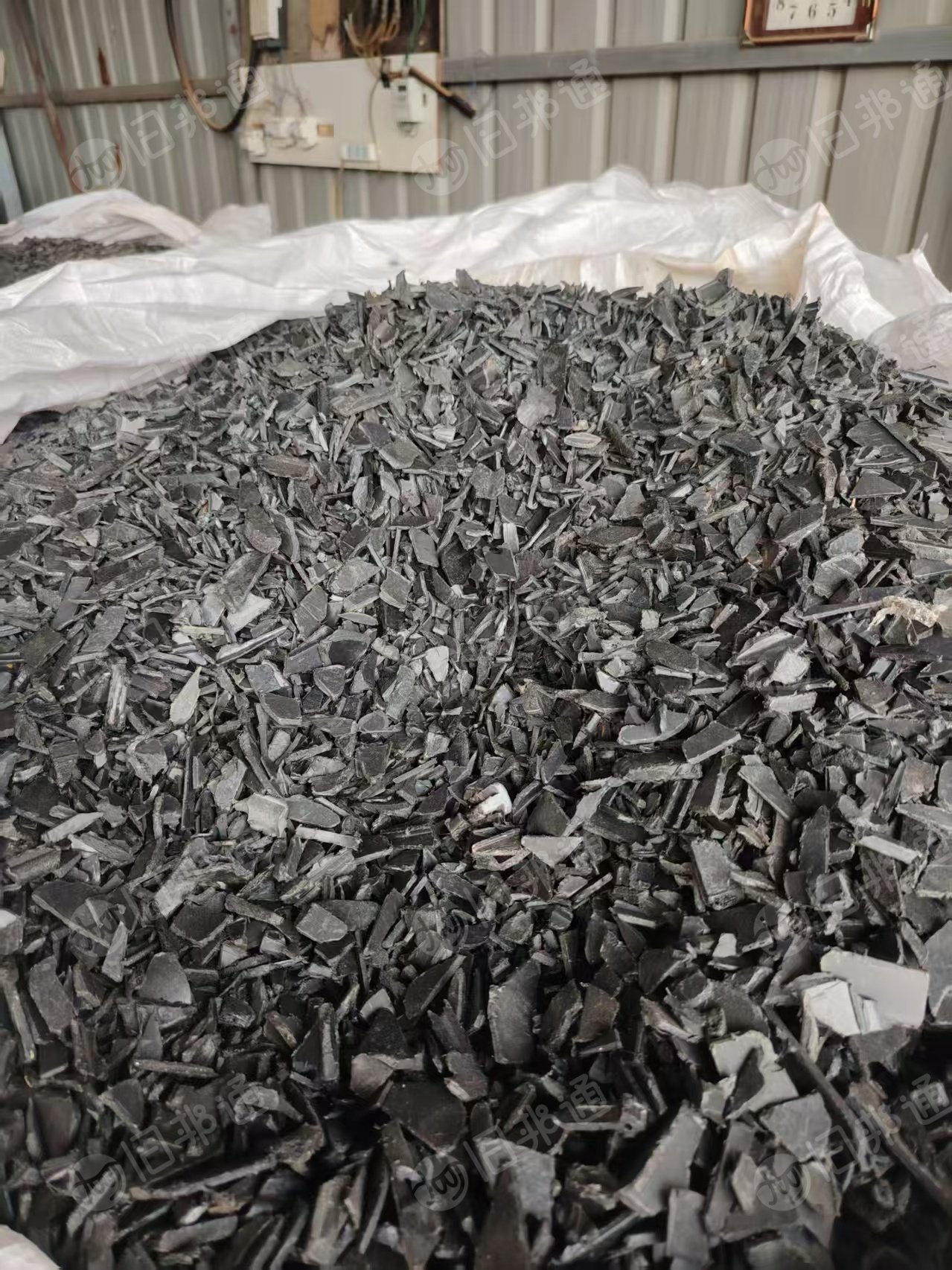 出售黑色PP托盘破碎料，韩国进口托盘破碎料，现货18吨，长期有货