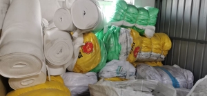 厂家长期出售涤纶针刺无纺布边角料,做鞋材或者过滤布下来的,部分有少量胶,月供2吨左右