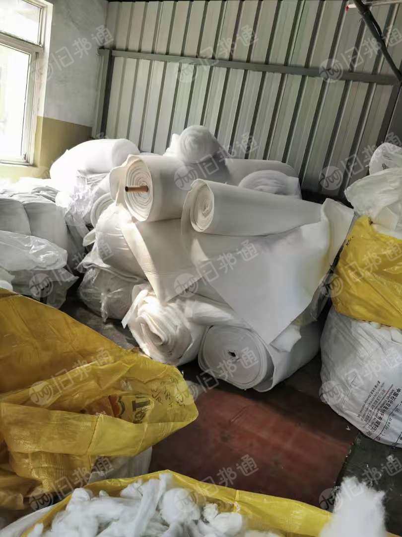 厂家长期出售涤纶针刺无纺布边角料，做鞋材或者过滤布下来的，部分有少量胶，月供2吨左右