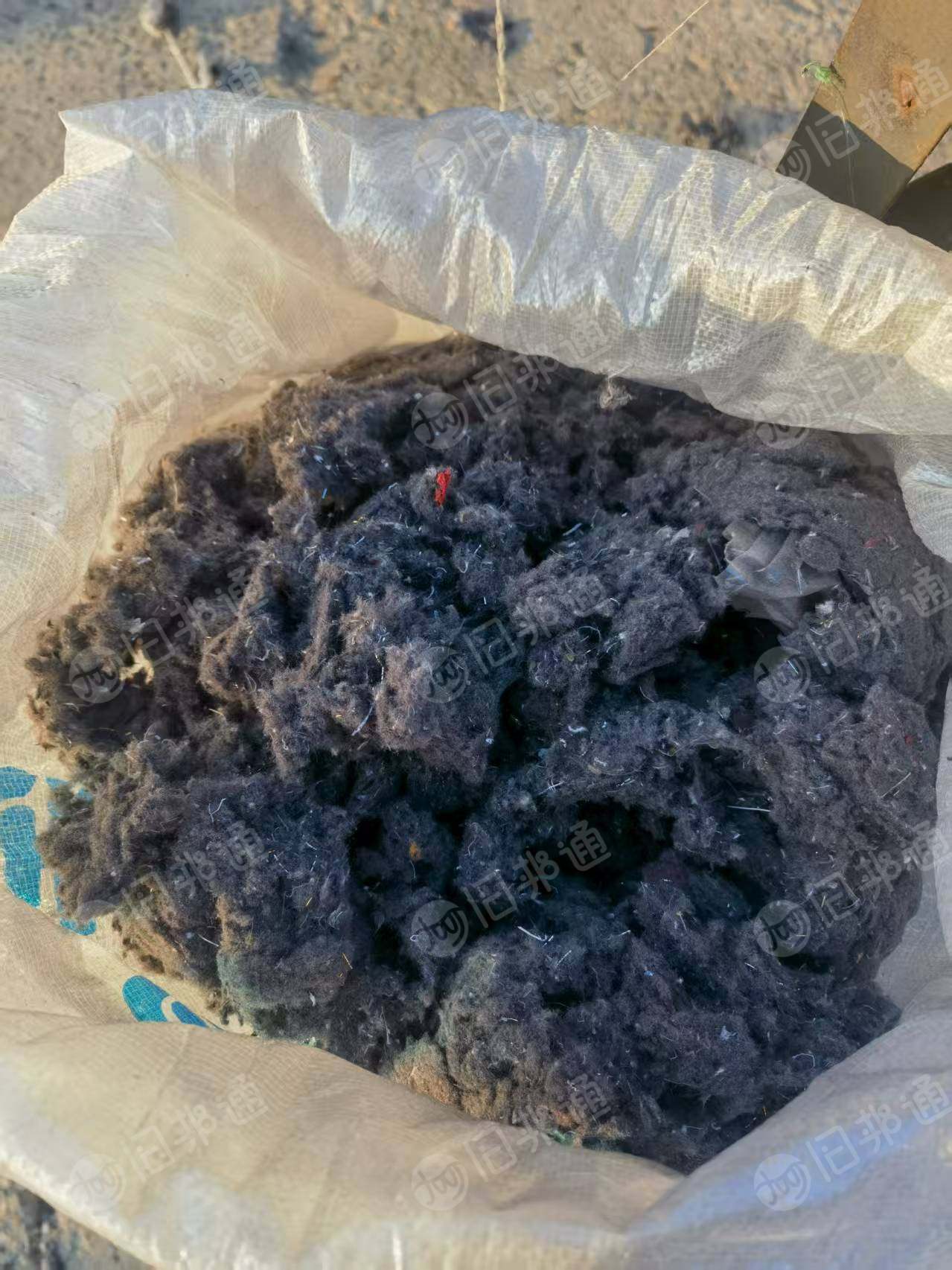 长期出售磨毛料，涤棉的纯棉的，白色杂色都有，现货各有几十吨