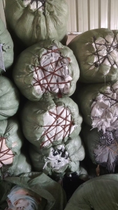 长期出售废布料，牛奶丝，涤纶，含棉废布，擦机布