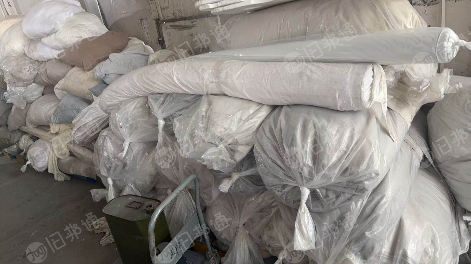 长期出售全涤遮光布，厂里生产剩下来的尾货，门幅2米8，260gsm，这一批有十吨左右，货在浙江湖州