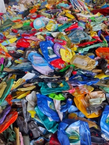 长期求购PE花乙压块，纯壶压块，破碎用