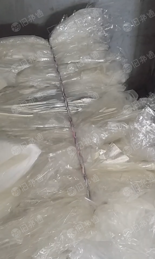出售无胶PET膜废料，PET滑膜，汽车膜下来的，现货十来吨