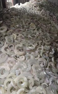 出售opp膜废料，带胶的，现货30吨左右，也有不带胶的，现货七八吨