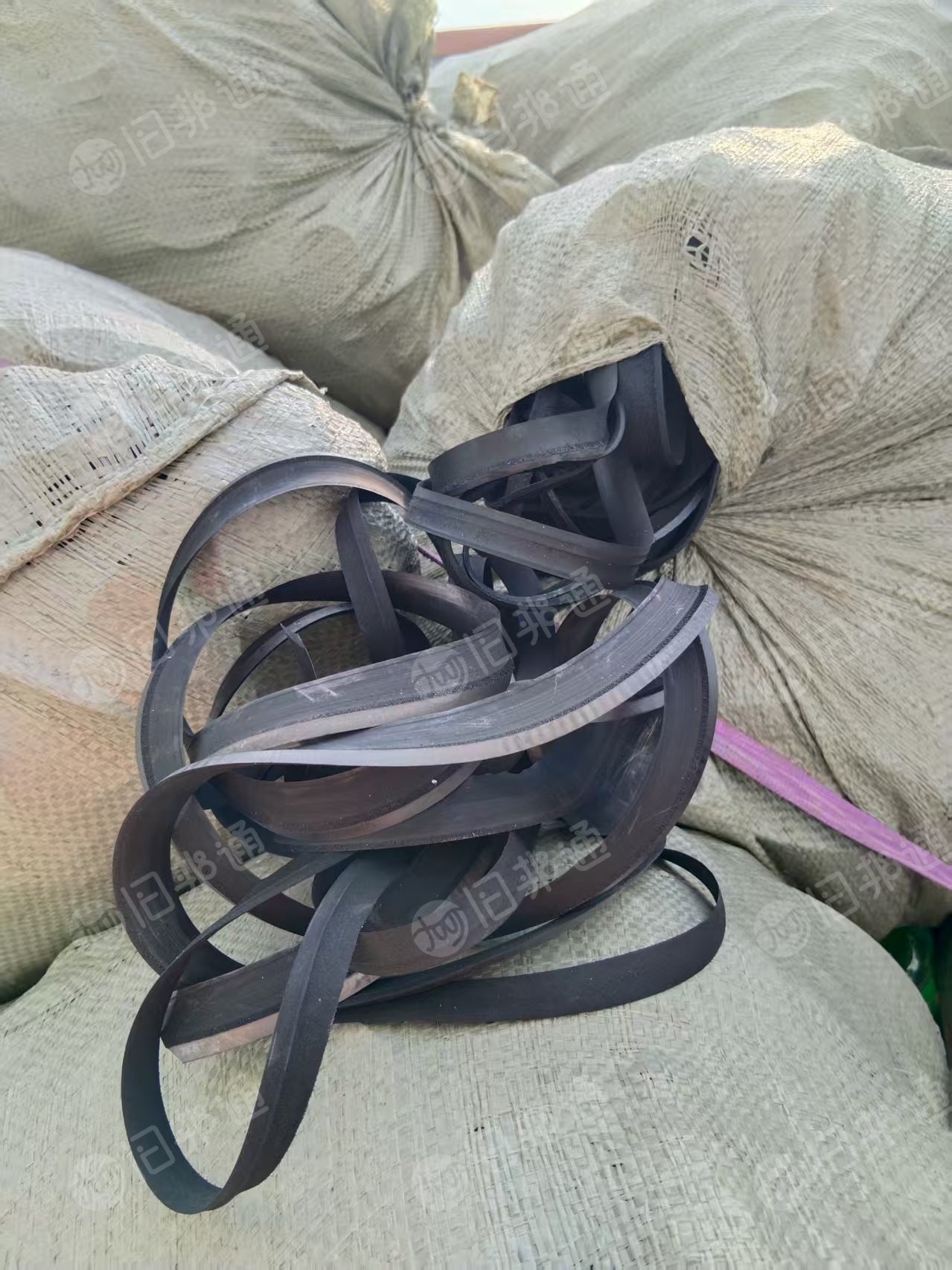 长期出售橡胶输送带边角料
