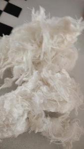 长期出售气流纺侠下来的纯棉布边纱,涤纶布边纱,月供六十吨左右