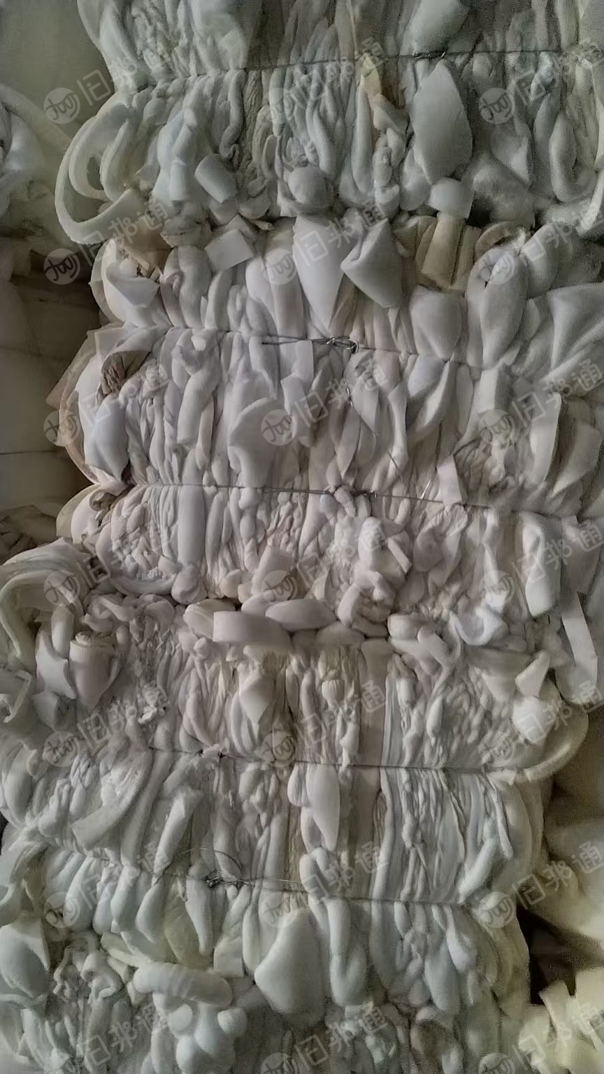 长期出售床垫海绵边角料，废海绵，白色，无粉无皮，现货有一挂车，货在浙江宁波