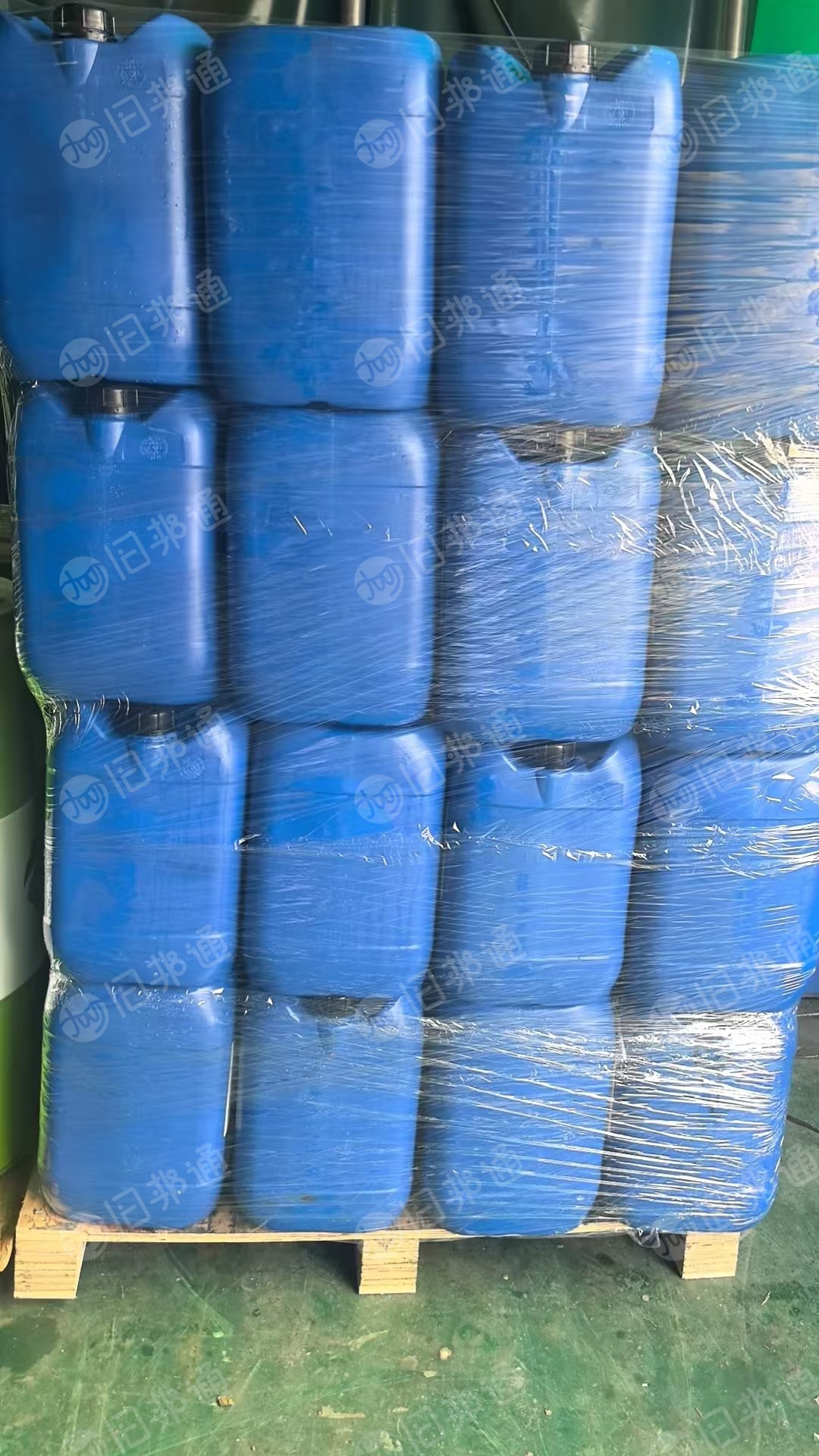 出售二手的塑料桶,装化学药剂,25升