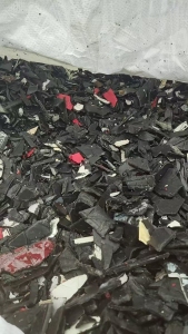 长期出售pp汽车内饰破碎料，pp保险杠破碎料，清洗甩干除铁