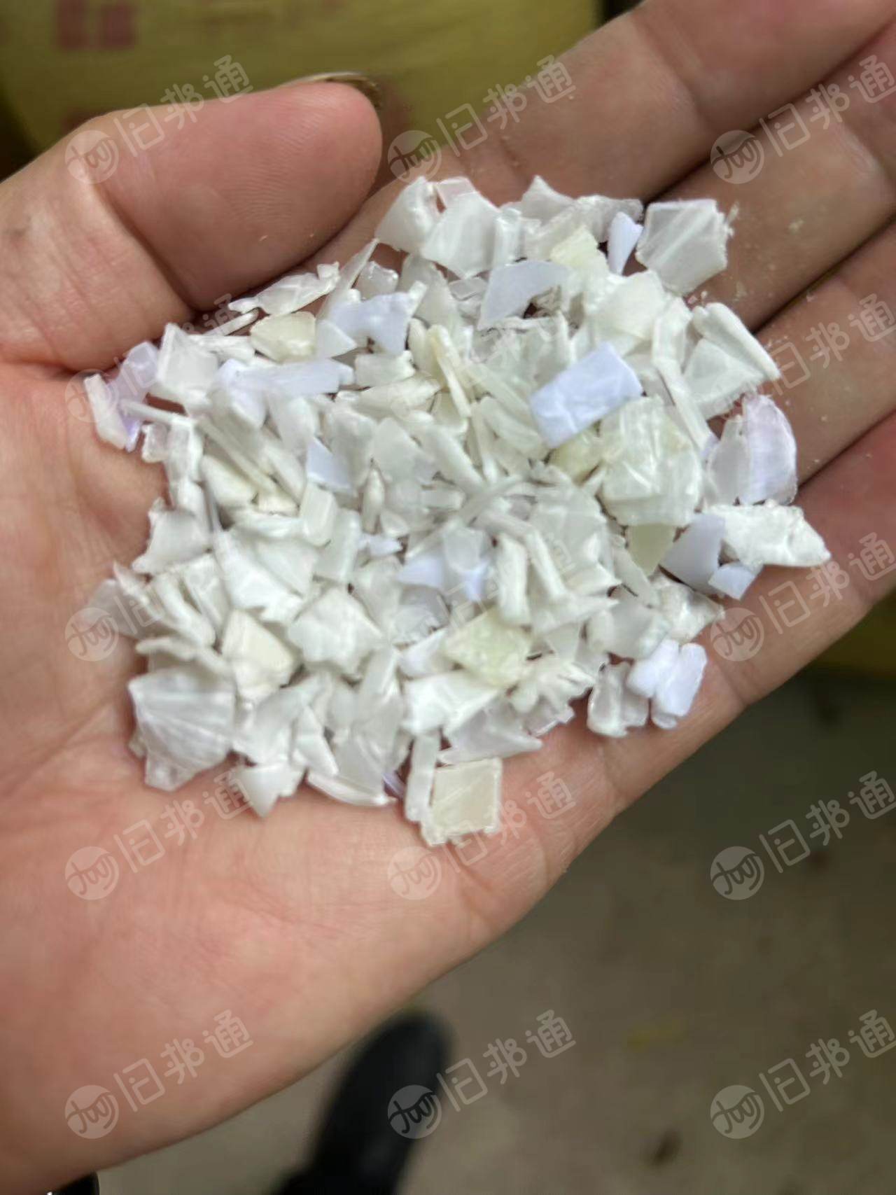 长期出售pp共聚丙破碎料，桂圆筐破碎料，可直接上机注塑