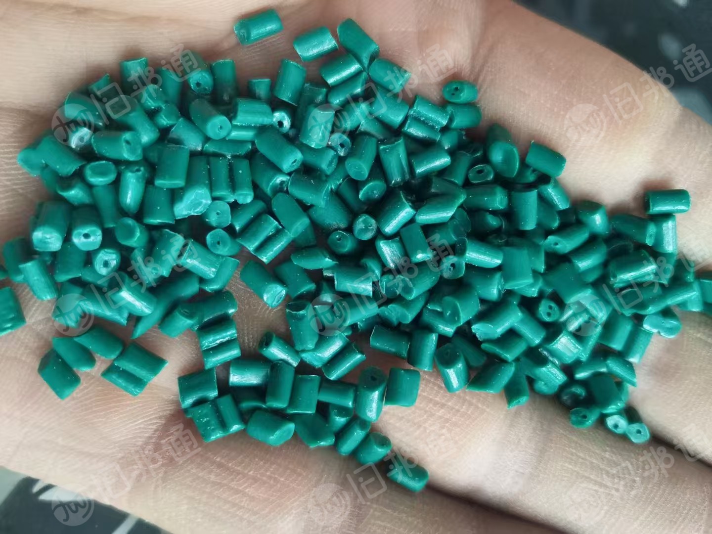 出售PE安全网颗粒，过7层120目