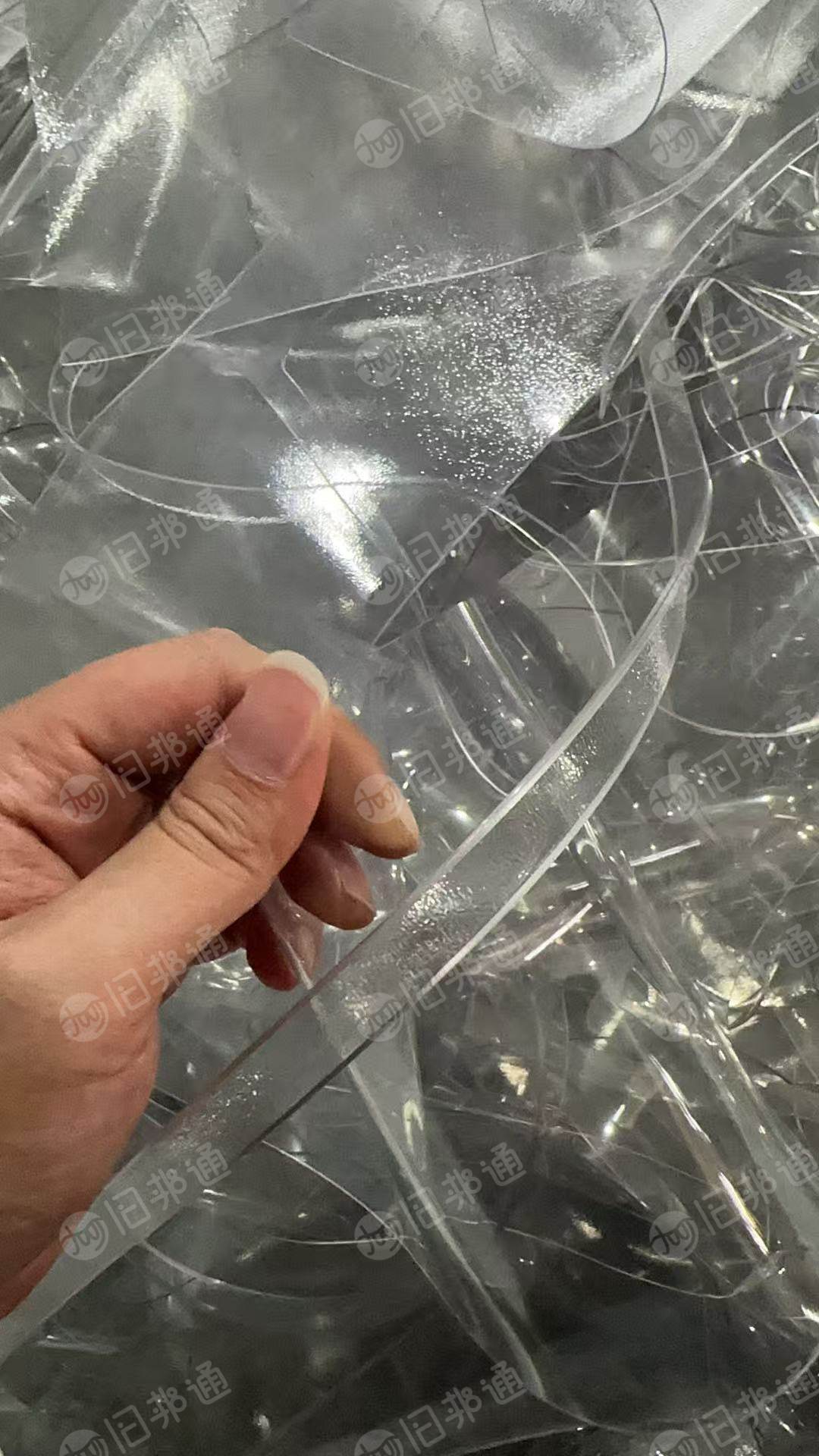 厂家处理裁剪下来的透明PVC门帘边料
