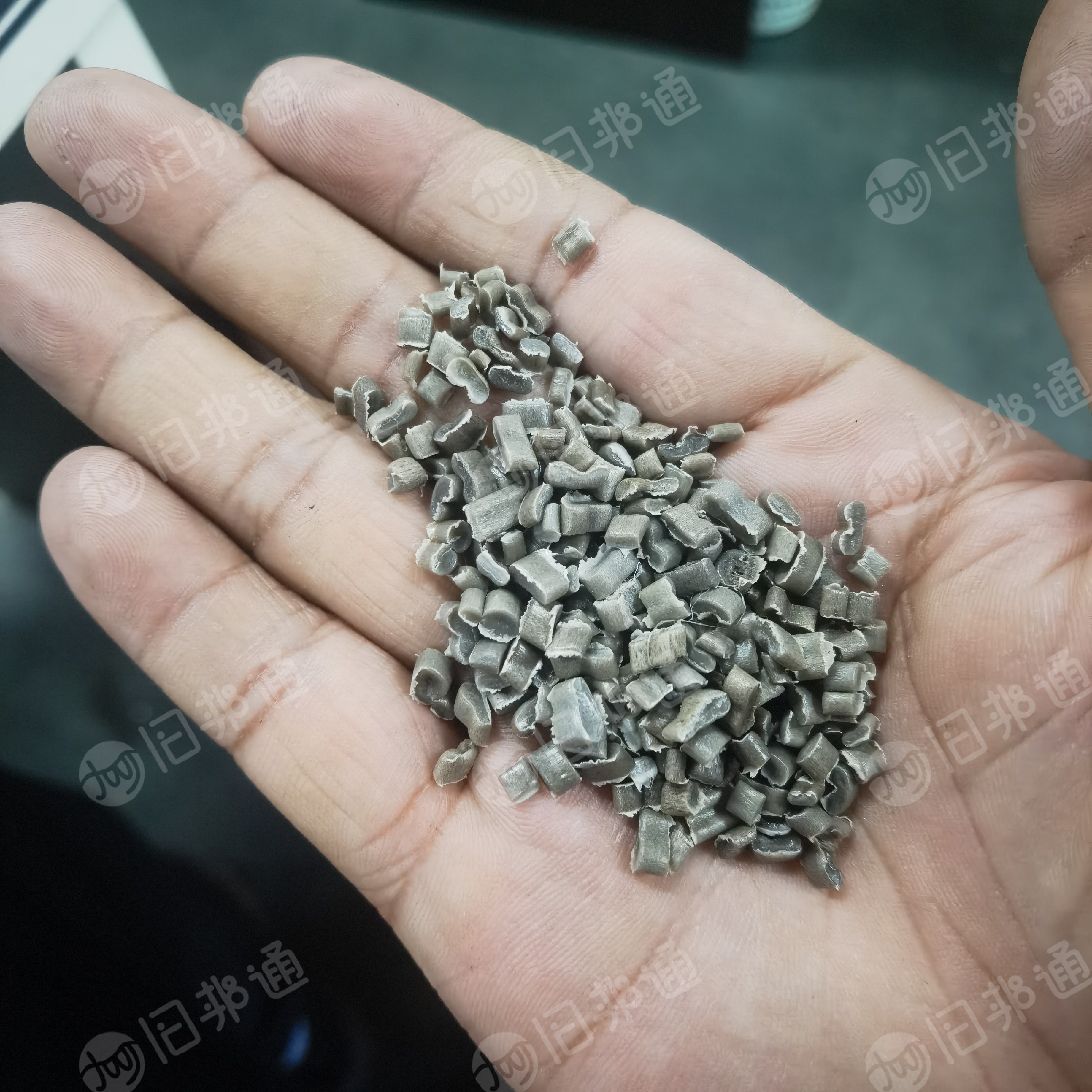 出售二级高压颗粒，可以做拉管，板材用，只要4000元