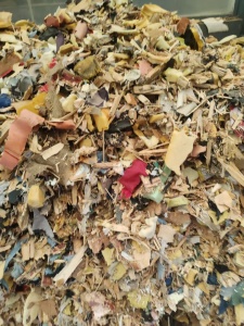 长期出售工业固废，下脚料，燃烧料，月供50吨，货在山东青岛