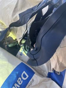 长期出售软质pvc边角料，软质pvc汽车内饰边角料，现货够6.8一车