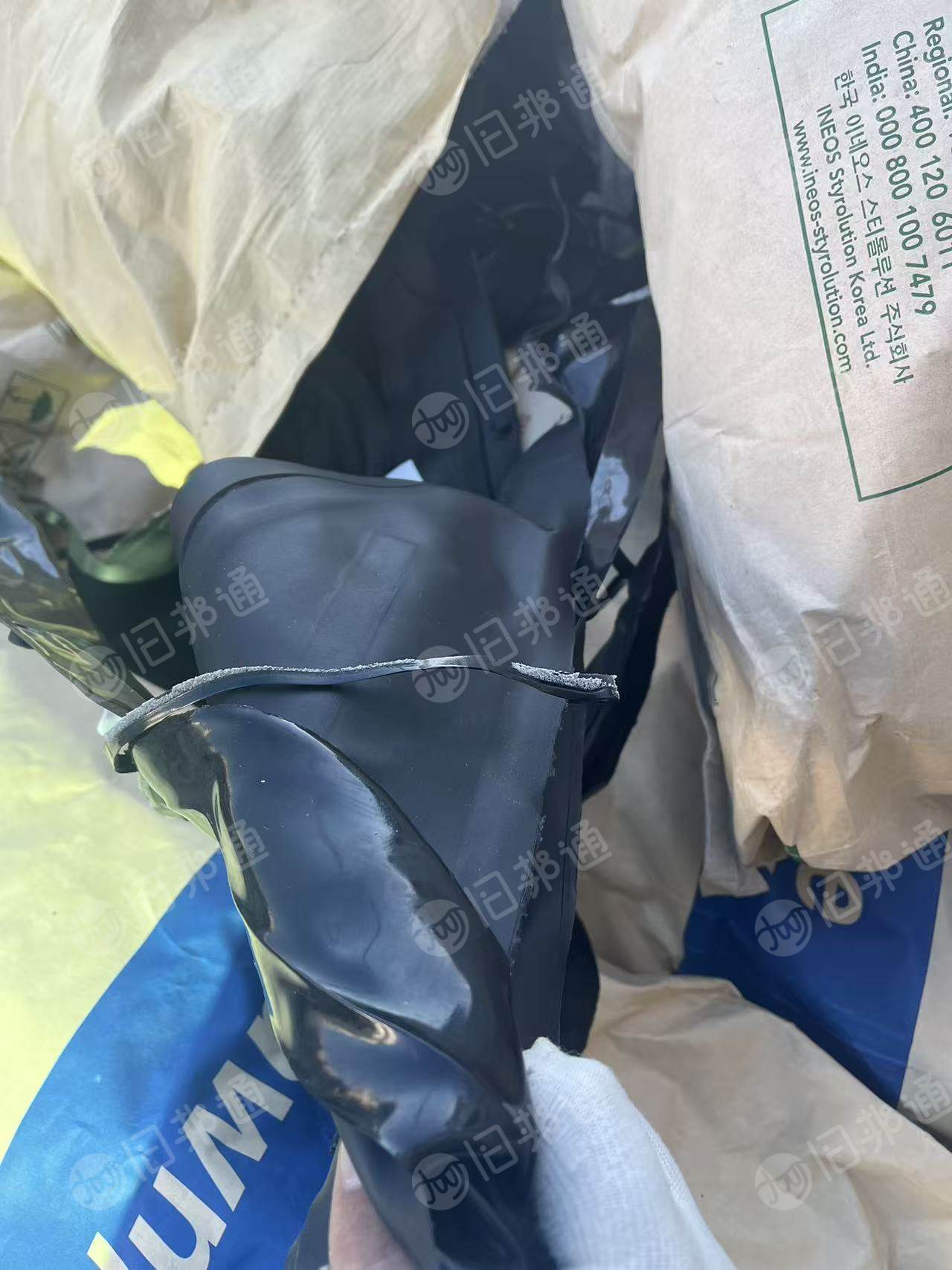 长期出售软质pvc边角料，软质pvc汽车内饰边角料，现货够6.8一车