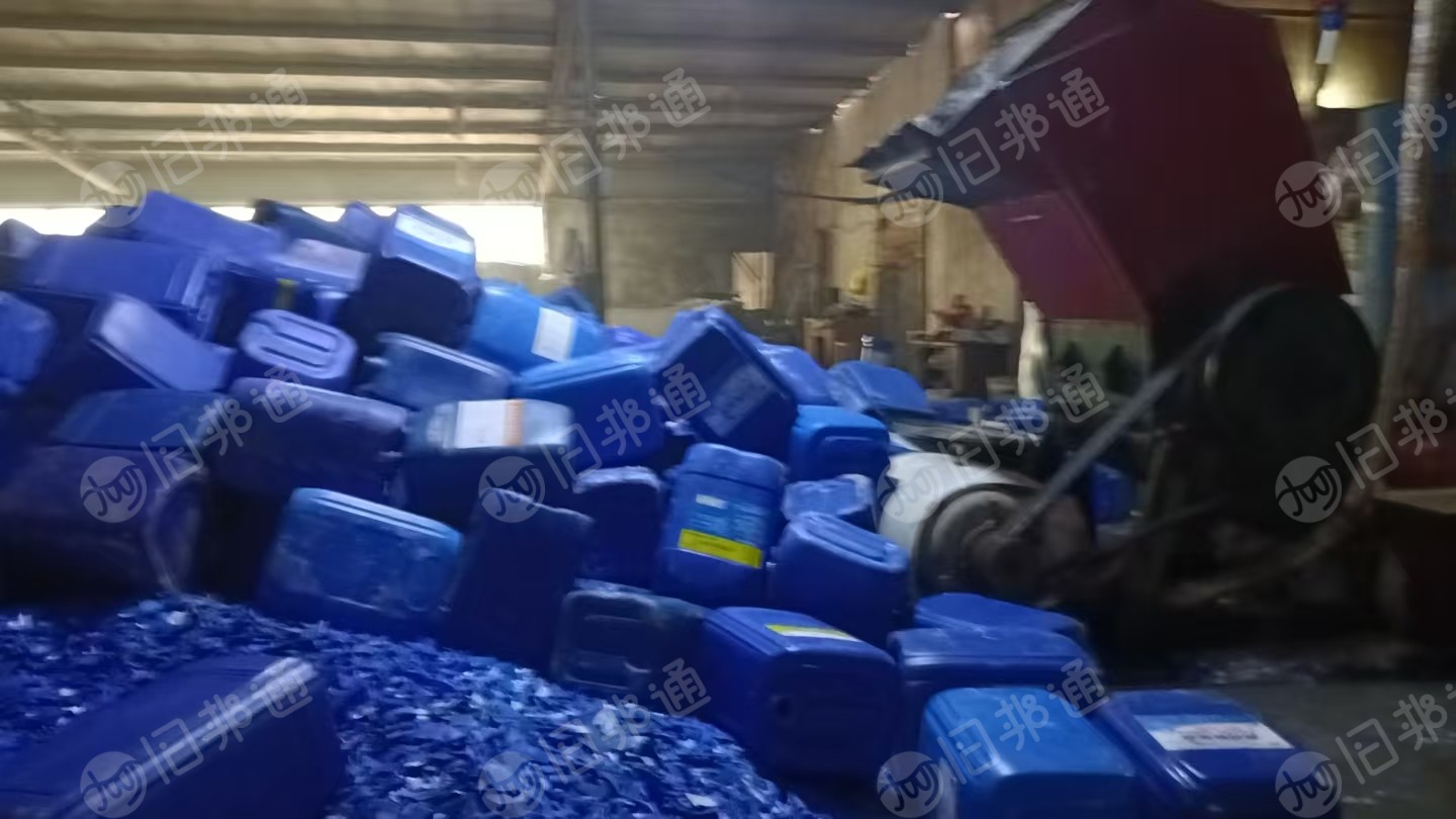 长期出售蓝桶破碎料，清洗甩干过风选，可直接上机