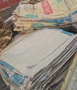 出售废旧牛皮纸塑袋，装树脂粉的