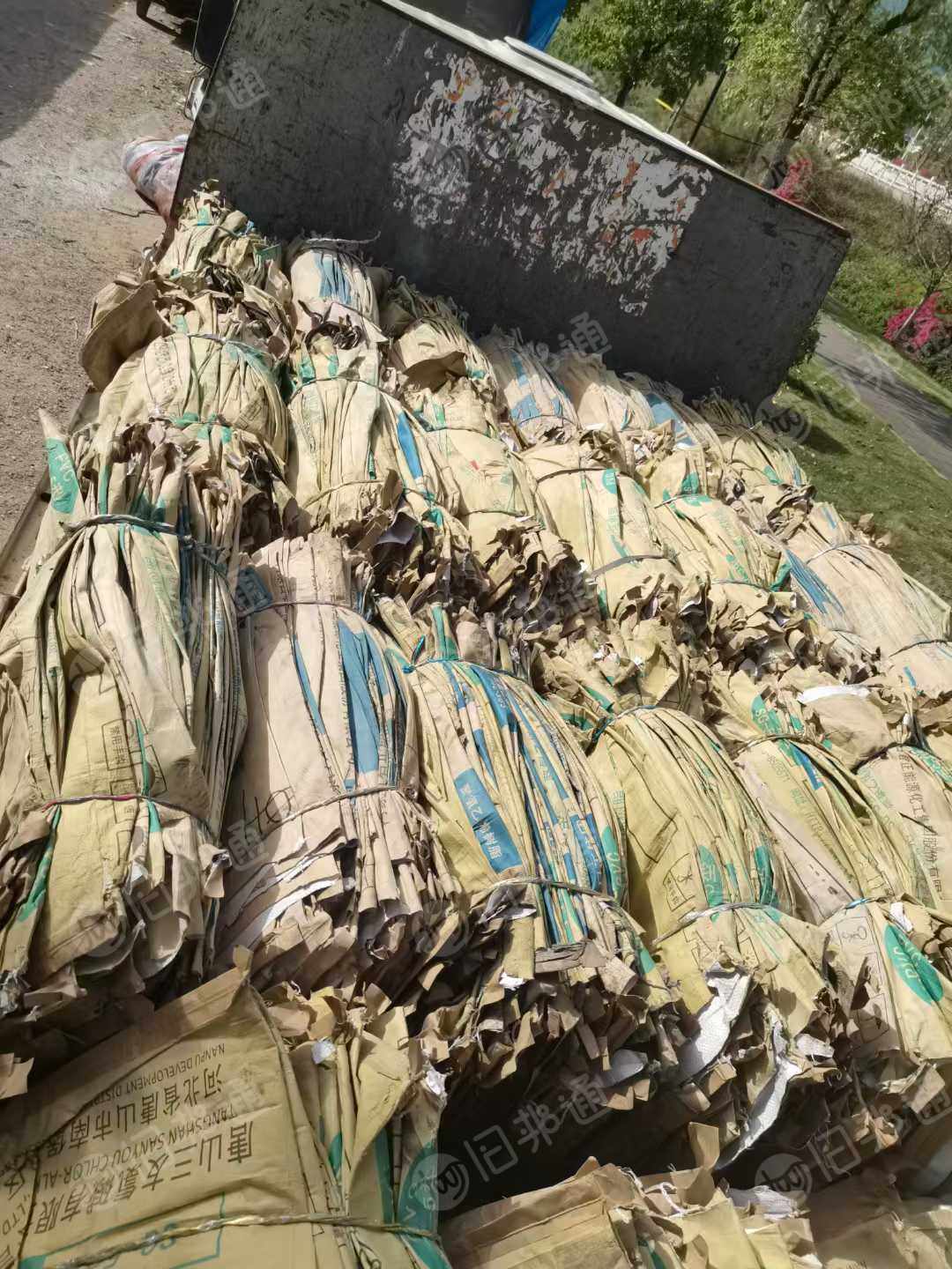 出售废旧牛皮纸塑袋，装树脂粉的