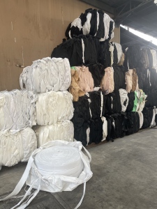 长期出售涤纶无纺布边角料,涤纶无纺布,月供十几吨