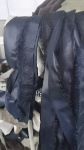 长期出售服装厂下来的废布统货,涤纶废布,纯棉废布,氨纶废布,各种边角料,大部分化纤的,月供20吨