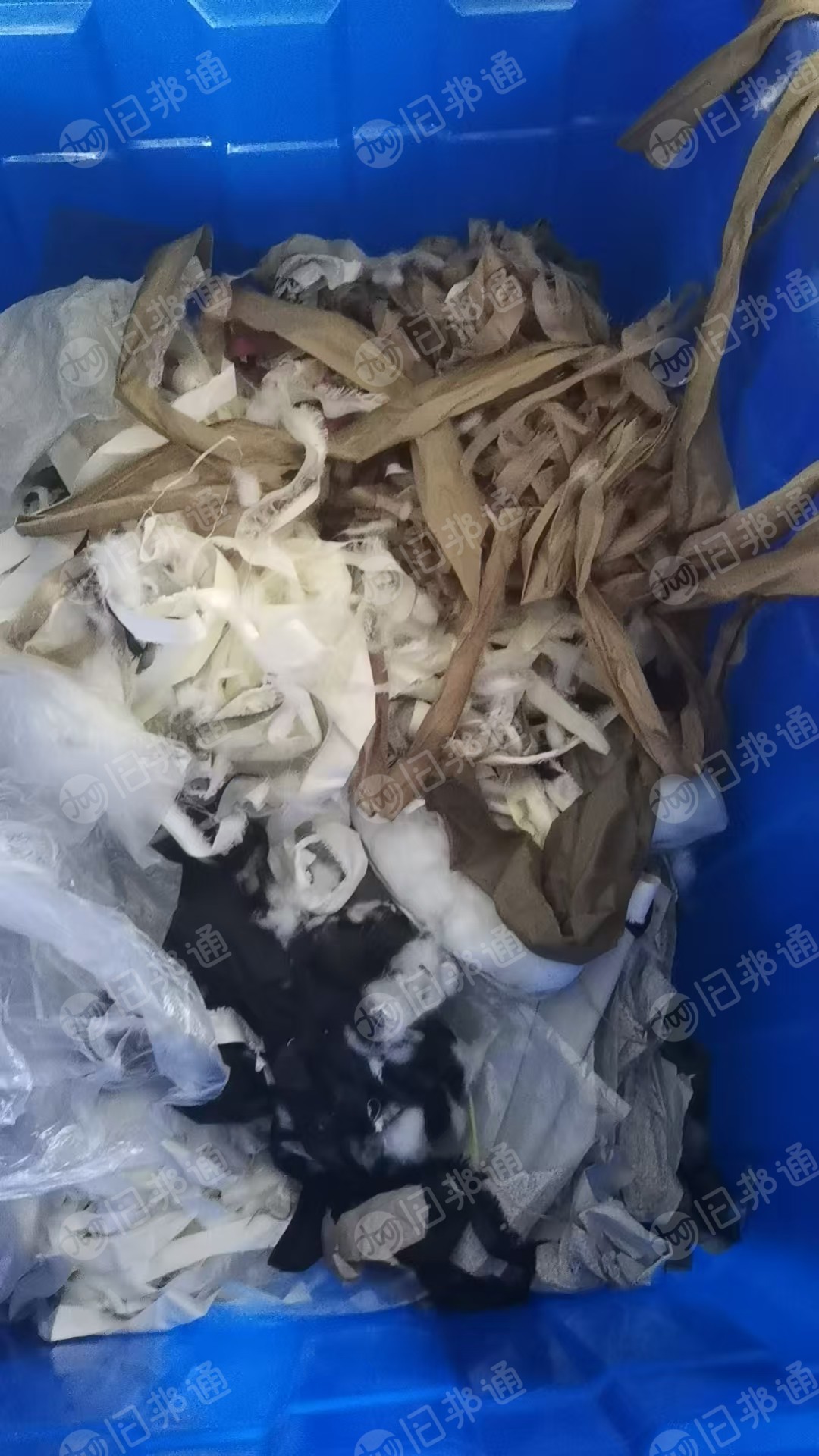 长期出售服装厂下来的废布统货，涤纶废布，纯棉废布，氨纶废布，各种边角料，大部分化纤的，月供20吨