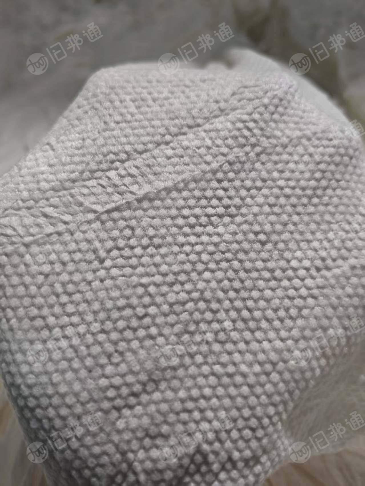 长期出售纯黏胶无纺布，黏胶无纺布下脚料，现货几十吨