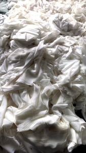 长期出售内衣边角料，花边，锦氨废布，涤氨废布，货在江苏连云港