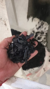 出售汽车内饰破碎料和保险杠破碎料，过磁选机